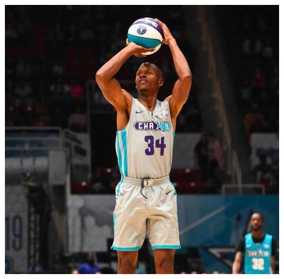 开云体育官网-包含斯图加特训练开放日，今晨主帅复盘引欢呼，NBA总决赛在即，纪律约束更严格的词条